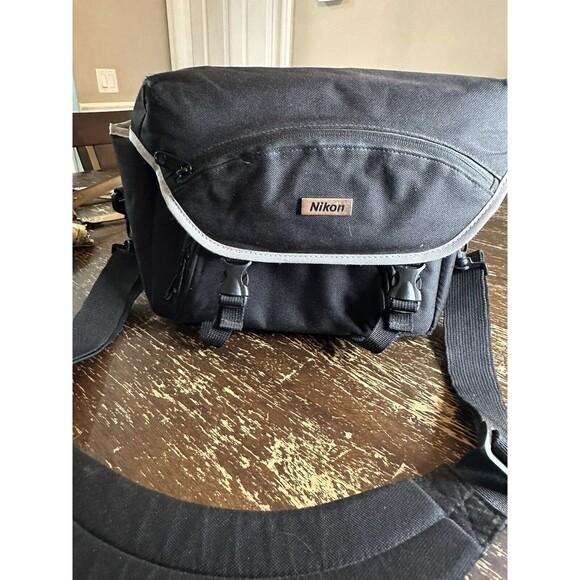 NIKON - CAMERA / CAMCORDER BAG - BLACK - NICE‎ - Picture 1 of 9